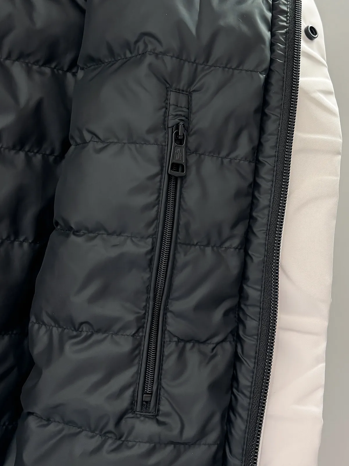 MON 26 ，Polset 90 ， 。 ， 。 ， ， ， ， ， ， Cream White Black Size：1 2 3 4 5597Size ： 1 : 118cm- 50cm- 67cm- 62 2 : 122cm- 52cm- 69cm- 63 3 : 126cm- 54cm- 71cm- 64 4 : 130cm- 56cm- 73cm- 65